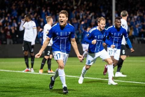 Fußball, EL, Sarpsborg 08 FF - KRC Genk 181004 Kristoffer Zachariassen of Sarpsborg 08 celebrates after 2-1 during the Europa League match between Sarpsborg 08 and Genk on October 4, 2018 in Sarpsborg. Photo: Fredrik Varfjell BILDBYRN kod FV 150147 Copyright: FREDRIKxVARFJELL BB181004FV020
