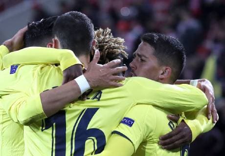 MOSCOW, RUSSIA â€“ OCTOBER 4, 2018: Villarreal s Pablo Fornals (R) and his teammates celebrate scoring in their 2018 19 UEFA Europa League Group G Round 2 football match against FC Spartak Moscow at Otkrytie Arena Stadium. Sergei Fadeichev TASS  TS092955