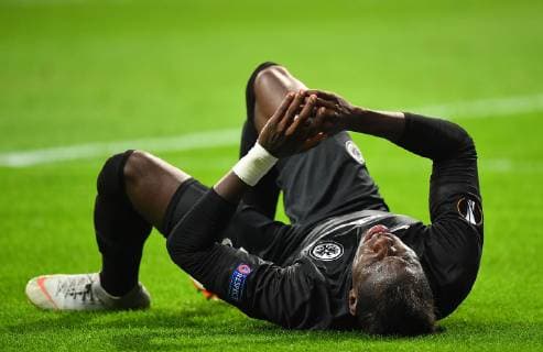 04.10.2018, xjhx, Fussball UEFA Europa League, Eintracht Frankfurt - Lazio Rom emspor, v.l. Danny da Costa (Eintracht Frankfurt) verletzt, Verletzung, (DFL DFB REGULATIONS PROHIBIT ANY USE OF PHOTOGRAPHS as IMAGE SEQUENCES and or QUASI-VIDEO) Frankfurt am Main