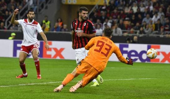IPP20181004 Football - soccer: UEFA Europa League 2018 2019, AC Mailand - Olympiakos Piräus, patrick cutrone segna il gol del 3-1 (Verwendung nur in Deutschland - GERMANY ONLY) *** IPP20181004 Football soccer UEFA Europa League 2018 2019 AC Milan Olympiacos Piraeus patrick cutrone segna il gol del 3 1 Use only in Germany GERMANY ONLY 