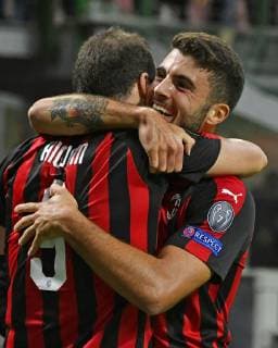 IPP20181004 Football - soccer: UEFA Europa League 2018 2019, AC Mailand - Olympiakos Piräus, patrick cutrone esulta con gonzalo higuain dopo il gol del 2-1 (Verwendung nur in Deutschland - GERMANY ONLY) *** IPP20181004 Football soccer UEFA Europa League 2018 2019 AC Milan Olympiacos Piraeus patrick cutrone esulta con gonzalo higuain dopo il gol del 2 1 Use only in Germany GERMANY ONLY 
