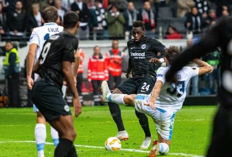 04.10.2018, xfux, Fussball UEFA Europa League, Eintracht Frankfurt - Lazio Rom, emspor, v.l. Danny da Costa (Eintracht Frankfurt), Francesco Acerbi (Lazio Rom) Goal scored, Tor zum 4:1 Frankfurt am Main
