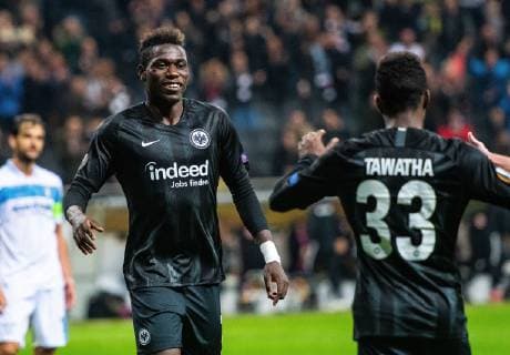 04.10.2018, xfux, Fussball UEFA Europa League, Eintracht Frankfurt - Lazio Rom, emspor, v.l. Danny da Costa (Eintracht Frankfurt), Taleb Tawatha (Eintracht Frankfurt) Torjubel, Goal celebration, celebrate the goal zum 4:1 Frankfurt am Main