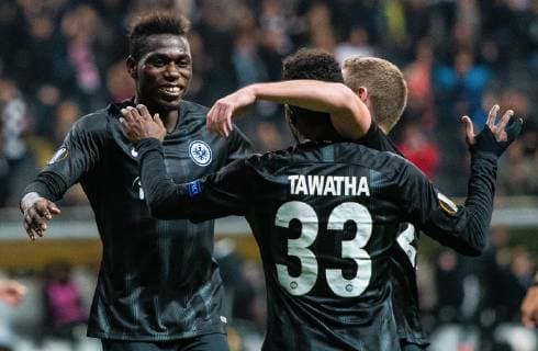 04.10.2018, xfux, Fussball UEFA Europa League, Eintracht Frankfurt - Lazio Rom, emspor, v.l. Taleb Tawatha (Eintracht Frankfurt). Taleb Tawatha (Eintracht Frankfurt), Marc Stendera (Eintracht Frankfurt) Torjubel, Goal celebration, celebrate the goal zum 4:1 Frankfurt am Main