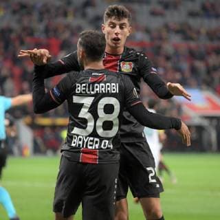 Fussball, UEFA Europa League, Saison 2018 2019, Vorrunde, Spiel 2, Bayer 04 Leverkusen-AEK Larnaka, 04.010.2018, Bayarena Leverkusen, Kai Havertz, Karim Bellarabi, beide Bayer 04 Leverkusen, Torjubel