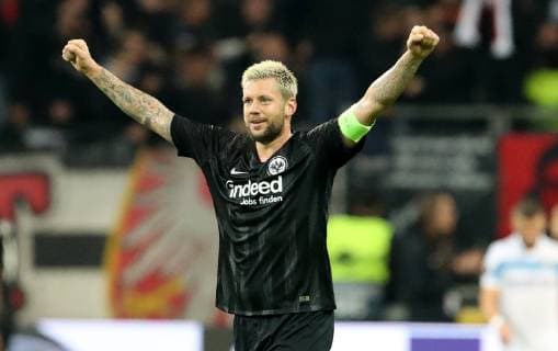 Deutschland, Frankfurt am Main, Commerzbank-Arena, 04.10.2018, Fussball - UEFA Europa League - Eintracht Frankfurt - Lazio Rom Bild: Marco Russ (Eintracht Frankfurt, 23) freut sich über den Sieg Copyright: HMBxMedia xHeikoxBecker