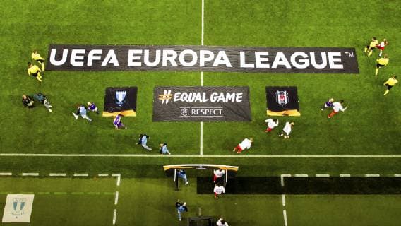 Fußball, EL, Malmö FF - Besiktas Istanbul 181004 General view when the players enters pitch prior the Europa League group stage match between Malmö FF and Besiktas on October 4, 2018 in Malmö. Photo: Petter Arvidson BILDBYRN kod PA 92119 Copyright: PETTERxARVIDSON BB181004PA103