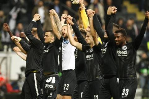 Frankfurter Spieler feiern den Sieg gegen Rom Eintracht Frankfurt vs Lazio Rom, Fussball, Uefa Europa League, 04.10.2018 Eintracht Frankfurt vs Lazio Rom, Fussball, Uefa Europa League, 04.10.2018 Frankfurt Copyright: xEIBNER RenexWeissx EP_RWS
