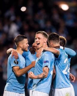 Fußball, EL, Malmö FF - Besiktas Istanbul 181004 Markus Rosenberg of Malmö FF celebrates Sören Rieks after scoring the 2-0 goal from the penalty spot during the Europa League group stage match between Malmö FF and Besiktas on October 4, 2018 in Malmö. Photo: Petter Arvidson BILDBYRAN kod PA 92119 Copyright: PETTERxARVIDSON BB181004PA114