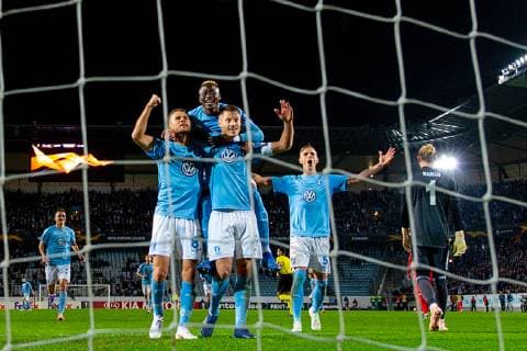 Fußball, EL, Malmö FF - Besiktas Istanbul 181004 Arn?r Ingvi Traustason, Markus Rosenberg and Bonke Innocent, Sören Rieks of Malmö FF celebrates after 2-0 during the Europa League group stage match between Malmö FF and Besiktas on October 4, 2018 in Malmö. Photo: Ludvig Thunman BILDBYRN kod LT 35544 Copyright: LUDVIGxTHUNMAN BB181004LT111