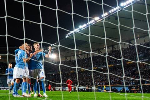 Fußball, EL, Malmö FF - Besiktas Istanbul 181004 Arn?r Ingvi Traustason, Markus Rosenberg and Bonke Innocent, Sören Rieks of Malmö FF celebrates after 2-0 during the Europa League group stage match between Malmö FF and Besiktas on October 4, 2018 in Malmö. Photo: Ludvig Thunman BILDBYRN kod LT 35544 Copyright: LUDVIGxTHUNMAN BB181004LT112