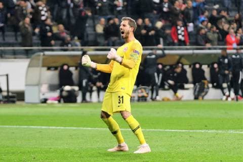 04.10.2018 GER, Frankfurt am Main, Commerzbankarena UEFA Europa League Eintracht Frankfurt (SGE) - Lazio Rom Torjubel Torwart Kevin Trapp (31, Eintracht Frankfurt) DFL regulations prohibit any use of photographs as image sequences and or quasi-video