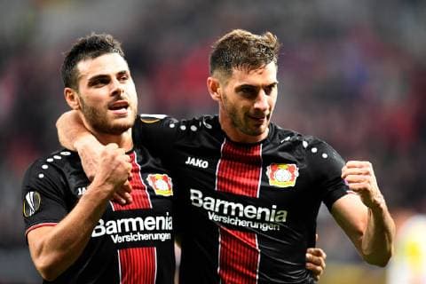 Fussball, UEFA Europa League, Saison 2018 2019, Vorrunde, Spiel 2, Bayer 04 Leverkusen-AEK Larnaka, 04.010.2018, Bayarena Leverkusen, Kevin Volland, Lucas Alario beide Bayer 04 Leverkusen, Torjubel