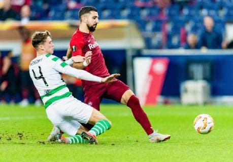 04.10.2018, Red Bull Arena, Salzburg, AUT, UEFA EL, FC Salzburg vs Celtic Glasgow, Gruppe B, im Bild v.l. Jack Hendry (Celtic FC), Munas Dabbur (FC Salzburg) during the UEFA Europa League Group B Match between FC Salzburg and Celtic Glasgow at the Red Bull Arena in Salzburg, Austria on 2018 10 04. Salzburg
