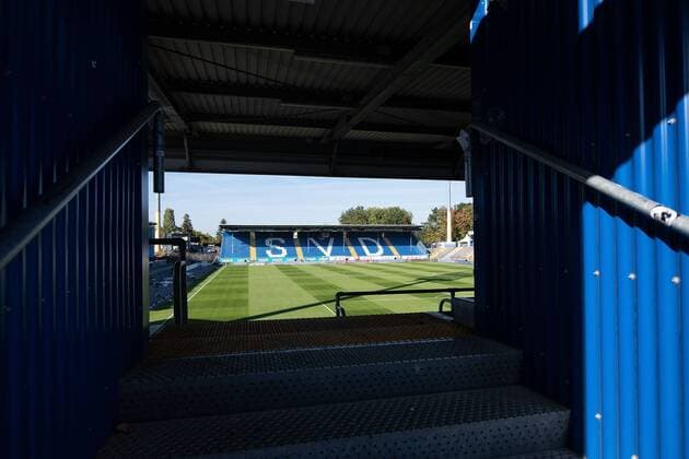 Fußball, Stadiongeschichte SV Darmstadt 98 05.10.2018, xfux, Fussball 2.Bundesliga, SV Darmstadt 98 - Hamburger SV, emonline, deloka, emspor, v.l. Ansicht, Uebersicht Merck-Stadion am Boellenfalltor Jonathan-Heimes-Stadion am Böllenfalltor Feature Symbol Stadion Arena Innenraum Rasen Tribuene Logo Lilie (DFL DFB REGULATIONS PROHIBIT ANY USE OF PHOTOGRAPHS as IMAGE SEQUENCES and or QUASI-VIDEO) Darmstadt