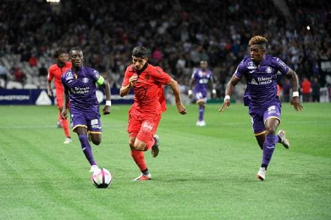 20 YOUCEF ATAL (NICE) - 29 FRANCOIS MOUBANDJE (TOU) - 07 MAX ALAIN GRADEL (TOU) FOOTBALL : Toulouse vs Nice - Ligue 1 Conforama - 05 10 2018 FEP Panoramic 