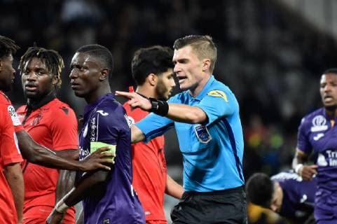 Arbitre Willy Delajod FOOTBALL : Toulouse vs Nice - 9eme Journee de L1 - Toulouse - 05 10 2018 ThierryBreton Panoramic 