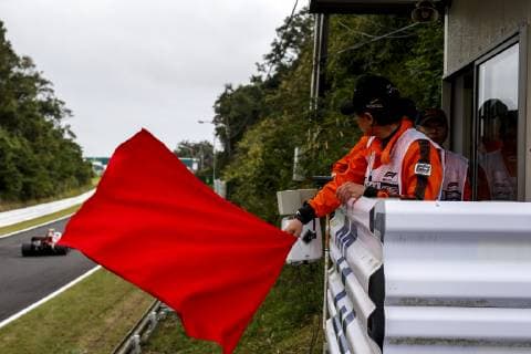 Motorsports: FIA Formula One World Championship WM Weltmeisterschaft 2018, Grand Prix of Japan, World Championship 2018 Grand Prix Japan Red flag