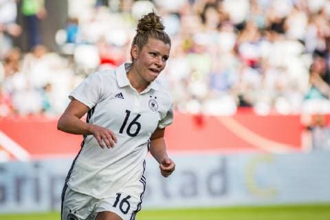GER, DFB, Länderspiel, Freundschaftsspiel 06.10.2018, Stadion Essen, Essen, GER, DFB, Länderspiel, Freundschaftsspiel , DFB REGULATIONS PROHIBIT ANY USE OF PHOTOGRAPHS AS IMAGE SEQUENCES AND OR QUASI-VIDEO im Bild picture shows: Linda Dallmann (DFB Frauen 16) trifft zum 2:1 und jubelt,