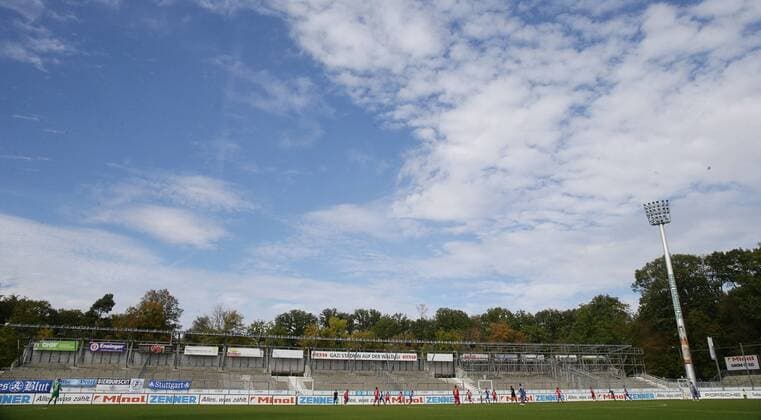 Fußball, Stadiongeschichte Stuttgarter Kickers Stuttgart , Fußball Oberliga SV Stuttgarter Kickers vs. SV Linx , Übersicht . leere Tribüne