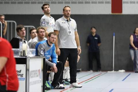 Christian Poehler (Trainer HC Elbflorenz Dresden), Gabriel De Santis (HC Elbflorenz Dresden 14)(hinten) und Mario Huhnstock (HC Elbflorenz Dresden 22)(vorne) , TuS N-Luebbecke vs HC Elbflorenz Dresden, Handball, 2. Bundesliga, 06.10.2018, TuS N-Luebbecke vs HC Elbflorenz Dresden, Handball, 2. Bundesliga, 06.10.2018 Luebbecke Copyright: xEIBNER JanxStrohdiekx EP_JSK