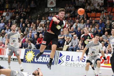 Moritz Schade (TuS N-Luebbecke 25) schliesst frei vorm Tor ab, TuS N-Luebbecke vs HC Elbflorenz Dresden, Handball, 2. Bundesliga, 06.10.2018, TuS N-Luebbecke vs HC Elbflorenz Dresden, Handball, 2. Bundesliga, 06.10.2018 Luebbecke Copyright: xEIBNER PeterxFranzx EP_PFZ