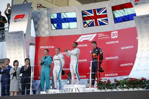 Motorsports: FIA Formula One World Championship WM Weltmeisterschaft 2018, Grand Prix of Japan, World Championship 2018 Grand Prix Japan Matt Deane (Chefmechaniker) 77 Valtteri Bottas (FIN, Mercedes AMG Petronas), 44 Lewis Hamilton (GBR, Mercedes AMG Petronas F1 Team), 33 Max Verstappen (NDL, Red Bull Racing), Suzuka Japan
