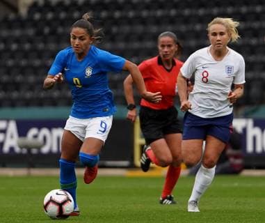 October 6, 2018 - Nottingham, England, United Kingdom - Nottingham England - October 06:.L-R Debinha of Brazil and Isobel Christiansen of England .during International Friendly Länderspiel between England Women and Brazil Women at Meadow Lane stadium , Notts County FC, Nottingham, England on 06 Oct 2018. England Women v Brazil Women - International Friendly  - ZUMAn230 20181006_zaa_n230_1087 Copyright: xActionxFotoxSportx