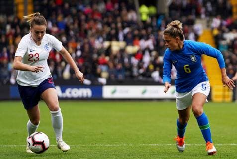 October 6, 2018 - Nottingham, England, United Kingdom - Nottingham England - October 06:.L-R Melissa Lawley of England and Tamires of Brazil.during International Friendly Länderspiel between England Women and Brazil Women at Meadow Lane stadium , Notts County FC, Nottingham, England on 06 Oct 2018. England Women v Brazil Women - International Friendly  - ZUMAn230 20181006_zaa_n230_1095 Copyright: xActionxFotoxSportx
