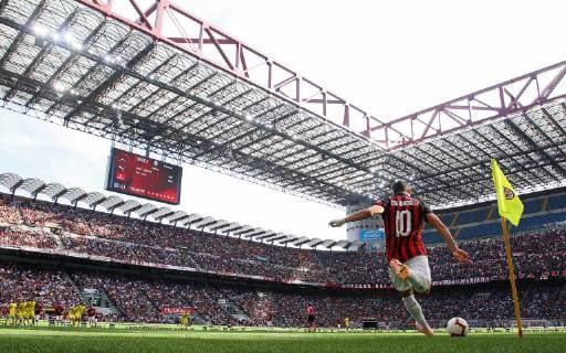 Photo Spada LaPresse October 07 , 2018 Milan , Italy soccer Milan vs Chievo Verona - Italian Football Championship League A TIM 2018 2019 - San Siro Stadium In the pic: Hakan Calhanoglu  Copyright: xSpada LaPresse davidexspadax