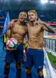 Fußball, Paris St. Germain - Olympique Lyon Neymar Jr ( PSG ) - Kylian Mbappe ( PSG ) FOOTBALL : Paris Saint Germain vs Olympique Lyonnais - Ligue 1 - Paris - 07 10 2018 FedericoPestellini Panoramic 