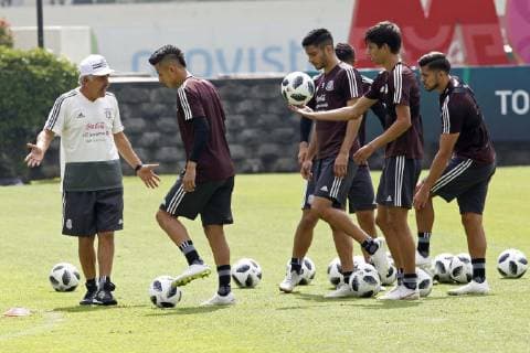 October 8, 2018 - EUM20181008DEP10.JPG .CIUDAD DE MEXICO. SoccerFutbol-Seleccion Mexicana.- 8 de octubre de 2018. Aspectos del entrenamiento de la Seleccion Mexicana en el Centro de Alto rendimiento, previo al partido contra Costa Rica del proximo jueves 11 de octubre. Foto: Agencia EL UNIVERSALAgustin SalinasEELG Latin News: October 8, 2018 Copyright: xElxUniversalx