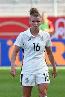Linda Dallmann ( Deutschland ). 06.10.2018, Fussball, Laenderspiel, Deutschland Frauen, vs Oesterreich DFL REGULATIONS PROHIBIT ANY USE OF PHOTOGRAPHS AS IMAGE SEQUENCES AND OR QUASI-VIDEO 06.10.2018, Fussball, Laenderspiel, Deutschland Frauen, vs Oesterreich Essen Copyright: xThomasxThienelx Eibner-Pressefotox EP_ttl