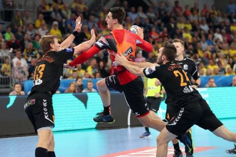 v.li.: Olafur Andres Gudmundsson (IFK, 13), Filip Taleski (RNL, 28), Teitur Örn Einarsson (IFK, 24), Aktion, Action, Spielszene, Handball, Champions League, Rhein-Neckar Löwen - IFK Kristianstad,