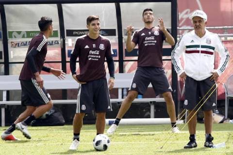 Fußball, Nationalteam Mexiko Training October 10, 2018 - EUM20181010DEP03.JPG.CIUDAD DE MEXICO, Soccer Futbol-Seleccion.- Este 11 de octubre de 2018 la Seleccion Mexicana disputara un partido amistoso contra su similar de Costa Rica en el Estadio de la Universidad Autonoma de Nuevo Leon. Foto: Archivo Agencia EL UNIVERSAL AFBV Latin News: October 10, 2018 Copyright: xAgustinxSalinasx