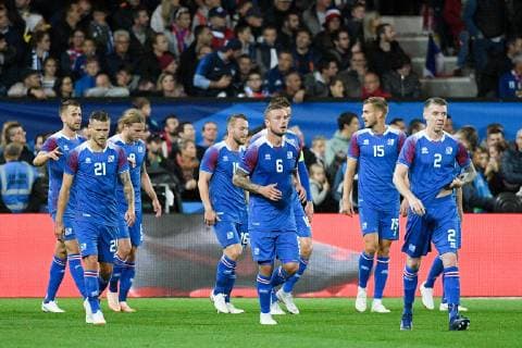 Fußball, Länderspiel, Frankreich - Island 21 ARNOR TRAUSTASON - 08 BIRKIR BJARNASON (ISL) - JOIE FOOTBALL : France vs Islande - Match Amical - 11 10 2018 FEP Panoramic 