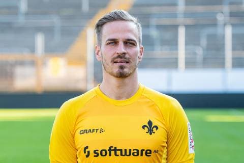 11.10.2018, xfux, Fussball 2.Bundesliga, SV Darmstadt 98 Fototermin Saison 2018 2019, PortraÌˆttermin 2018 2019, emspor, emonline, deloka, v.l. Rouven Kai Sattelmaier (SV Darmstadt 98) Darmstadt