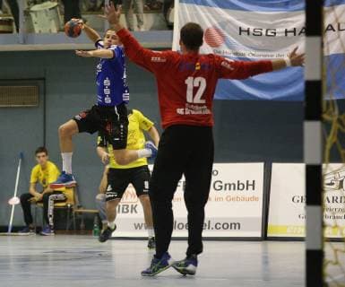 12.10.2018, xmgx, Handball 3.Liga, SG Bruchköbel - HSG Hanau v.l. Marius Brüggemann (Hanau) Marius Sulzbach (Bruchköbel) Bruchköbel Hessen Deutschland (DEU)