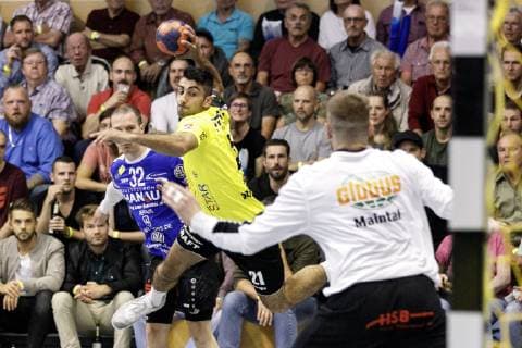 12.10.2018, xmzx, Handball 3.Liga, SG Bruchköbel - HSG Hanau v.l. Aydin Günes (SG Bruchköbel) Bruchköbel Hessen Deutschland (DEU)