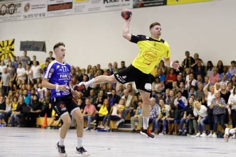12.10.2018, xmzx, Handball 3.Liga, SG Bruchköbel - HSG Hanau v.l. Tarek Marschall (HSG Hanau), Sebastian Dietrich (SG Bruchköbel) Bruchköbel Hessen Deutschland (DEU)