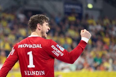 Niklas Landin Jacobsen (Torwart, THW, 1) ballt die Faust, jubelt über ein Tor, Jubel, Torjubel, Torerfolg, celebrate the goal, goal, celebration, Jubel ueber das Tor, optimistisch, Spielszene, Highlight, Action, Aktion, Handball, DKB Bundesliga, Rhein-Neckar Löwen - THW Kiel,