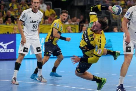 Jannik Kohlbacher (RNL, 80), Wurf, Fallwurf, Action, Aktion Spielszene, Handball, DKB Bundesliga, Rhein-Neckar Löwen - THW Kiel,