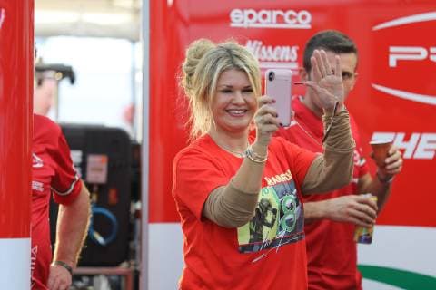 Sport Bilder des Tages Corinna Schumacher nach dem Titelegewinn ihres Sohnes Mick Schumacher (GER) (Prema Theodore Racing - Dallara F317-Mercedes) bei der FIA Formel 3 Europameisterschaft im Rahmen der DTM auf dem Hockenheimring. Copyright Thomas Pakusch *** Corinna Schumacher after winning the title of her son Mick Schumacher GER Prema Theodore Racing Dallara F317 Mercedes at the FIA u200b u200bFormula 3 European Championship in the context of the DTM at the Hockenheimring Copyright Thomas Pakusch