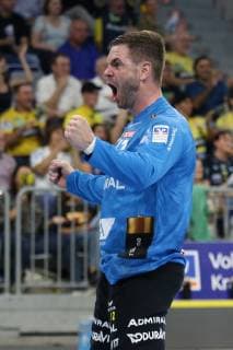 Rhein Neckar Loewen - THW Kiel Jubel von Rhein Neckar Loewe Andreas Palicka (Nr.12) beim Spiel in der Handball Bundesliga, Rhein Neckar Loewen - THW Kiel. Mannheim. 13.10.18 Handball 6. Spieltag , Mannheim Baden Wuerttemberg Deutschland SAP Arena