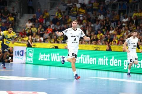 Harald Reinkind (THW Kiel) jubelt, Rhein Neckar Loewen vs THW Kiel, DKB Handball Bundesliga, 13.10.2018, Foto Eibner Rhein Neckar Loewen vs THW Kiel, DKB Handball Bundesliga, 13.10.2018 Mannheim Copyright: xEIBNER Alexander_Neisx EP_ANS