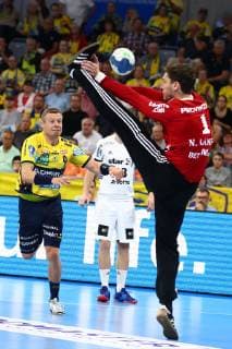 Guojon Valur Sigurdsson (Rhein Neckar Loewen) alleine vor Niklas Landin Jacobsen (THW Kiel), Rhein Neckar Loewen vs THW Kiel, DKB Handball Bundesliga, 13.10.2018, Foto Eibner Rhein Neckar Loewen vs THW Kiel, DKB Handball Bundesliga, 13.10.2018 Mannheim Copyright: xEIBNER Alexander_Neisx EP_ANS