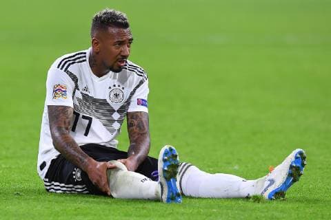Sport Themen der Woche KW41 Sport Bilder des Tages Fußball UEFA Nations League Niederlande - Deutschland am 13.10.2018 in der Johan-Cruyff-ArenA in Amsterdam Jerome Boateng ( Deutschland ) am Boden