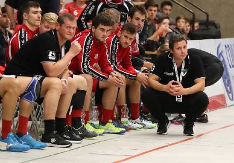 TuS Ferndorf - HSG Nordhorn-Lingen, 13.10.2018 Trainer Michael Lerscht (TuS Ferndorf) offensichtlich nicht wirklich zufrieden, Kreuztal Stählerwiese Deutschland