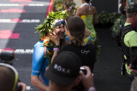 Sport Themen der Woche KW41 Ironman Hawaii, Patrick Lange mit Freundin Julia Sport Bilder des Tages October 13, 2018 - Kailua-Kona, Hawaii, U.S. - PATRICK LANGE of Germany wins the Ironman World Championships. Ironman World Championships 2018  - ZUMA 20181013_mda_r302_856 Copyright: xRonitxFahlx