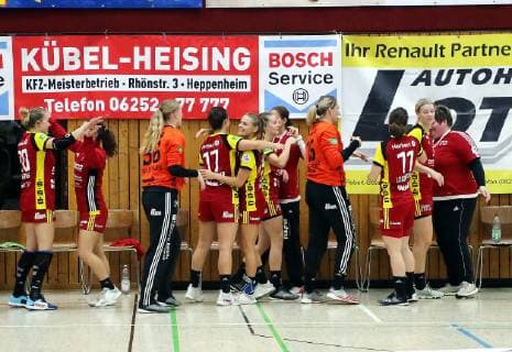 lsp - Handball-Bundesliga Damen - HSG Bensheim vs Neckarsulm - Bensheim - 13.10.2018 v. l. Die HSG - Damen bejubeln den Erfolg Aktion, Einzelbild -